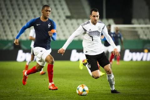 GER LS DFB U21 Germany vs. France 21 03 2019 Stadion Essen Essen GER LS DFB U21 Germany vs. France DFB REGULATIONS PROHIBIT ANY USE OF PHOTOGRAPHS AS IMAGE SEQUENCES AND OR QUASI VIDEO in picture picture shows Abdou Diallo France U21 4 in duel with Levin Oeztunali DFB U21 7 nordphotox xRauch nph00251