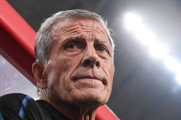 Head coach Oscar Tabarez of Uruguay looks on before their semi-final match of the 2019 China Cup International Football Championship against Uzbekistan in Nanning city, south China s Guangxi Zhuang Autonomous Region, 21 March 2019. Uruguay edges out Uzbekistan 3-0 to step into China Cup final  20190322_409140