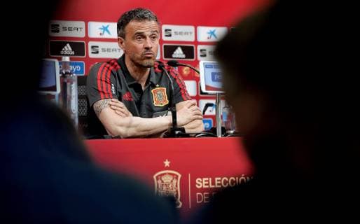 Spain s national soccer team head coach Luis Enrique delivers a press conference PK Pressekonferenz before a training session, in Valencia, Spain, 22 March 2019, on the Eurocup 2020 Group F match that Spain will play against Norway. Spain s national soccer team prepares Eurocup 2020 match against Norway !ACHTUNG: NUR REDAKTIONELLE NUTZUNG!  Copyright: xManuelxBruquex GRAFCVA3263 20190322-636888787513208230