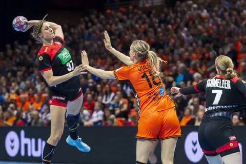 Handball Women Test match Netherlands Germany v li Alicia Stolle Germany Thueringer HC Kelly Dulfer Netherlands Meike Schmelzer Germany Thueringer HC Groningen MartiniPlaza Arena Netherlands