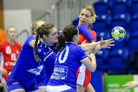Handball, Länderspiel, Polen - Island 22.03.2019 GDANSK HALA AWFIS PILKA RECZNA KOBIET (HANDBALL) BALTIC HANDBALL CUP 2019 (GAME) POLSKA - ISLANDIA NZ ALEKSANDRA ZYCH, ESTER OSKARSSDOTTIR FOTO TADEUSZ SKWIOT CYFRASPORT NEWSPIX.PL --- Newspix.pl  20190322TSCS2161