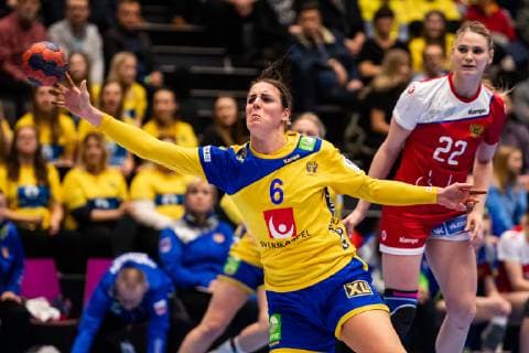190322 Swedens Carin Strömberg and Russias Ekatarina Litvinova during a handball match between Sweden and Russia on March 22, 2019 in Eskilstuna,  Copyright: ANDREASxLxERIKSSON BB190322AE023