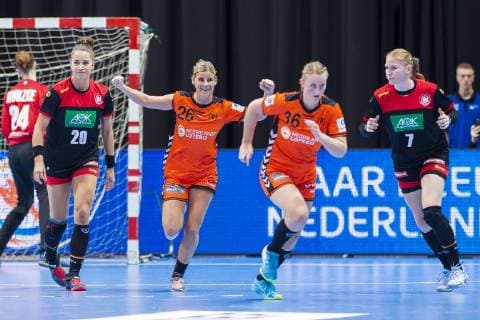 Handball Women Test match Netherlands Germany v li Emily Boelk Bölk Germany Thuringer HC Angela Malestein Netherlands Bietigheim Celine Michielsen Netherlands Meike Schmelzer Germany Thuringer HC Groningen MartiniPlaza Arena Netherlands