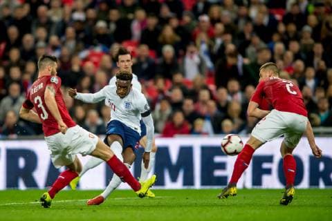 Callum Hudson-Odoi of England takes a shot at goal and provokes the own goal during the UEFA EURO EM Europameisterschaft Fussball Qualifier EM Europameisterschaft Group A match between England and Czech Republic at Wembley Stadium, London, England on 22 March 2019. Copyright: xSalvioxCalabresex 23430083