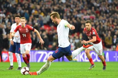 March 22, 2019 - London, England, United Kingdom - England forward Harry Kane takes his penalty during the UEFA European Championship EM Europameisterschaft Group A Qualifying match between England and Czech Republic at Wembley Stadium, London on Saturday 23rd March 2019. England v Czech Republic - UEFA EURO EM Europameisterschaft Fussball 2020 Qualifier  - ZUMAn230 20190322_zaa_n230_492 Copyright: xMixNewsx