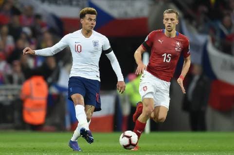 England v Czech Republic UEFA EURO EM Europameisterschaft Fussball 2020 Qualifiers Dele Alli of England and TomaÅ¡ SouÄek of Czech Republic during the UEFA Euro 2020 Qualifiers match at Wembley Stadium, London Content Not Available For UK Newspapers Copyright: xMartynxHaworthx FIL-13025-0151
