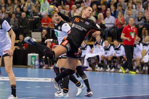 Dionne Visser Netherlands Netherlands Nederland 16 at the throw game scene action handball international women Germany Netherlands xobx
