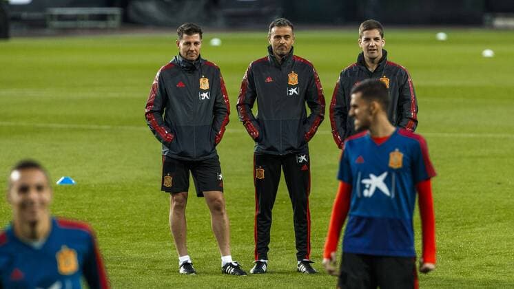 Madrid Spain 22 03 2019 Training of the Spanish national football team Head coach Luis Enrique Spain looks on DeFodi523