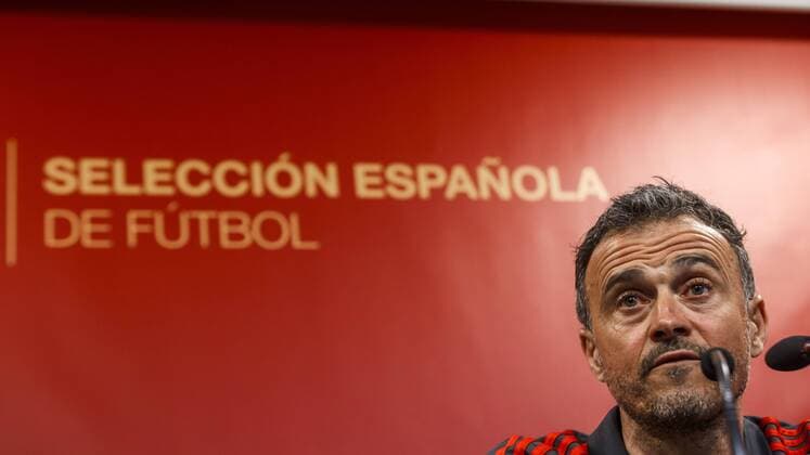 Madrid Spain 22 03 2019 Training of the Spanish national football team Head coach Luis Enrique Spain looks on DeFodi523