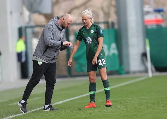 Head coach Stephan Lerch VfL Wolfsburg gives Pernille Harder VfL Wolfsburg instructions DFL regulations prohibit an use of photographs as image sequences and or quasi video According to the guidelines of the DFL Deutsche Fussball Liga it is forbidden to use or have used photographs taken in the stadium and or from the match in the form of sequence pictures and or video-like photo sequences.