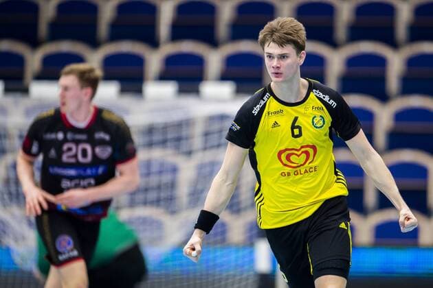 190324 Sävehofs Oskar Sunnefeldt rejoices during the handball match in the Handball League Kvartsfinal 1 HK Malmö and Sävehof on March 24, 2019 in Malmö,  Copyright: AvdoxBilkanovic BB190324AB041