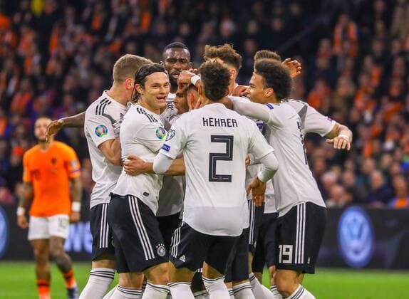 Sport Themen der Woche KW12 Sport Bilder des Tages celebrate the goal, Torjubel zum 0:2 von Serge Gnabry (Deutschland Germany) - 24.03.2019: Niederlande vs. Deutschland, EM-Qualifikation, Amsterdam Arena, DISCLAIMER: DFB regulations prohibit any use of photographs as image sequences and or quasi-video. *** celebrate the goal Goal celebration 0 2 of Serge Gnabry Germany Germany 24 03 2019 Netherlands vs Germany EM Qualification Amsterdam Arena DISCLAIMER DFB regulations prohibit any use of photographs as image sequences and or quasi video