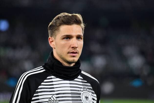 Niklas Stark Germany on the way to the Ersatzbank Germany Serbia Friendly match Test match National Team DFB 2019 Soccer soccer Men Germany Wolfsburg 20 3 2019 DFB RULES PROHIBIT USE IN MMS SERVICES VIA HANDHELD DEVICES UNTIL TWO HOURS AFTER A MATCH AND ANY USAGE ON INTERNET OR ONLINE MEDIA SIMULATING VIDEO FOOTAGE DURING THE MATCH