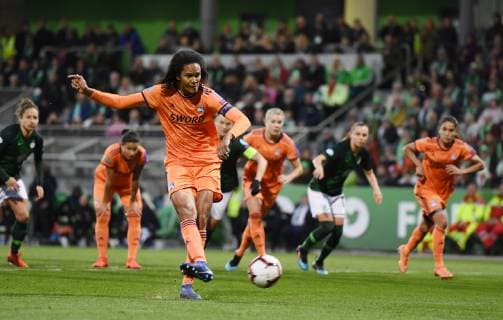 Penalty goal to 0 2 Scorer Wendie Renard LYO scores the goal Football UEFA Championsleague Season 2018 2019 Quarter-final return match VfL Wolfsburg Olympique Lyon in Wolfsburg Germany on 27 03 2019