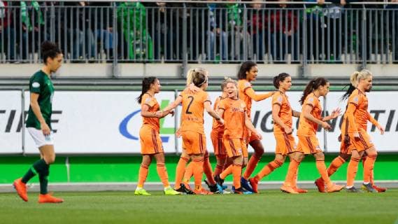 27 03 2019 xtgx Football UEFA Womens Champions League VfL Wolfsburg Olympique Lyon emspor v l lyon after goal to 0 1 cheers cheers goal celebration DFL DFB REGULATIONS PROHIBIT ANY USE OF PHOTOGRAPHS as IMAGE SEQUENCES and or QUASI VIDEO AOK Stadium