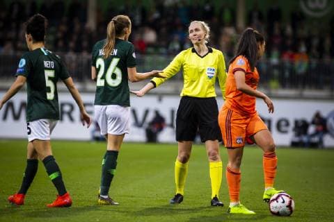 GER UWCL quarter finals VfL Wolfsburg vs Olympique Lyon 27 03 2019 AOK Stadium Wolfsburg GER UWCL quarter finals VfL Wolfsburg vs Olympique Lyon UEFA REGULATIONS PROHIBIT ANY USE OF PHOTOGRAPHS AS IMAGE SEQUENCES AND OR QUASI VIDEO picture shows referee Lina Lehtovaara FIN decides on free kick for Lyon nordphotox xRauch nph00251