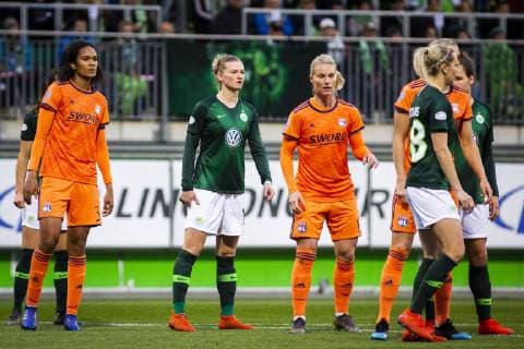 GER UWCL quarter finals VfL Wolfsburg vs Olympique Lyon 27 03 2019 AOK Stadium Wolfsburg GER UWCL quarter finals VfL Wolfsburg vs Olympique Lyon UEFA REGULATIONS PROHIBIT ANY USE OF PHOTOGRAPHS AS IMAGE SEQUENCES AND OR QUASI VIDEO picture shows vl Wendie Renard Lyon 3 Alexandra Popp VfL Wolfsburg 11 und Amandine Henry Lyon 6 nordphotox xRauch nph00251