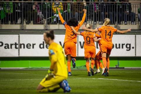 GER UWCL quarter finals VfL Wolfsburg vs Olympique Lyon 27 03 2019 AOK Stadium Wolfsburg GER UWCL quarter finals VfL Wolfsburg vs Olympique Lyon UEFA REGULATIONS PROHIBIT ANY USE OF PHOTOGRAPHS AS IMAGE SEQUENCES AND OR QUASI VIDEO in picture picture shows Wendie Renard Lyon 3 hits 2 0 by penalty and cheers with Eugenie Le Sommer Lyon 9 and Ada Stolsmo Hegerberg Lyon 14 nordphotox xRauch nph00251