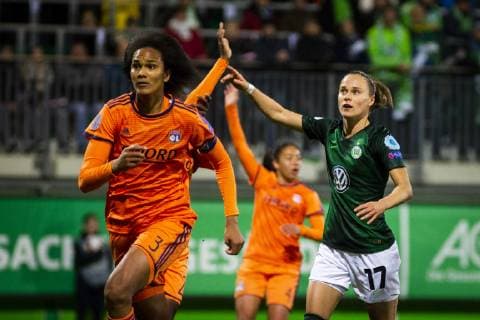 GER UWCL quarter finals VfL Wolfsburg vs Olympique Lyon 27 03 2019 AOK Stadium Wolfsburg GER UWCL quarter finals VfL Wolfsburg vs Olympique Lyon UEFA REGULATIONS PROHIBIT ANY USE OF PHOTOGRAPHS AS IMAGE SEQUENCES AND OR QUASI VIDEO picture shows Wendie Renard Lyon 3 with Ewa Pajor VfL Wolfsburg 17 nordphotox xRauch nph00251