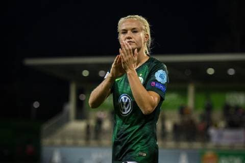 GER UWCL quarter finals VfL Wolfsburg vs Olympique Lyon 27 03 2019 AOK Stadium Wolfsburg GER UWCL quarter finals VfL Wolfsburg vs Olympique Lyon UEFA REGULATIONS PROHIBIT ANY USE OF PHOTOGRAPHS AS IMAGE SEQUENCES AND OR QUASI VIDEO pictured picture shows Pernille Harder VfL Wolfsburg 22 thanks the fans nordphotox xRauch nph00251