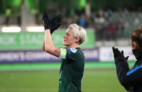 VfL vs Olympique Lyon CL Women Wolfsburg Germany 27 03 2019 FOOTBALL VfL Wolfsburg vs Olympique Lyon Champions League Womens quarter finals season 2018 19 Nilla Fischer VfL Wolfsburg disappointed sad dejected desperate down frustrated frustrated disappointment Wolfsburg