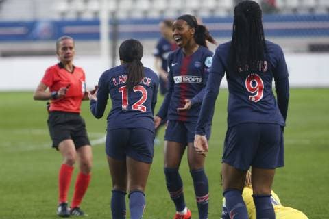 Joueuse du PSG contestant une decision arbitrale FOOTBALL FEMININ : PSG Vs Chelsea - Ligue des Champions - 27 03 2019 MichaelBaucher Panoramic 