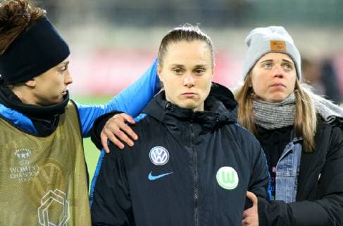 VfL vs Olympique Lyon CL Women Wolfsburg Germany 27 03 2019 FUßBALL VfL Wolfsburg vs Olympique Lyon Champions League Womens Quarter Finals Season 2018 19 Ella Masar VfL Wolfsburg Ewa Pajor VfL Wolfsburg Katharina Baunach VfL Wolfsburg disappointed sad dejected desperate frustrated down frustrated disappointed Wolfsburg