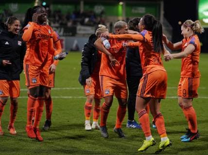 March 27, 2019 - Wolfsburg, Niedersachsen, Germany - Olympique Lyonnais team celebrating their entering into the semifinals during the UEFA Women s Champions League Quarter final 2nd leg football match between Vfl Wolfsburg and Olympique Lyonnais at AOK Stadium on March 27, 2019 in Wolfsburg, Germany. Wolfsburg v Lyon - UEFA Women s Champions League: Quarter Final Second Leg  - ZUMAn230 20190327_zaa_n230_372 Copyright: xActionxFotoxSportx