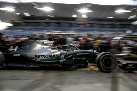Motorsports: FIA Formula One World Championship WM Weltmeisterschaft 2019, Grand Prix of Bahrain, Mechanic of Mercedes AMG Petronas Motorsport during pit stop training Sakhir Bahrain