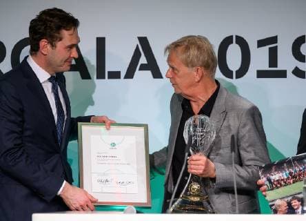 28 03 2019 xfux Soccer DFB Coach DFB Ceremony on the occasion of the completion of the 65 Soccer Teachers Training Course emspor v l Dr Friedrich Curtius Secretary General German Soccer Association DFB Volker Finke is awarded for his lifes work Cologne