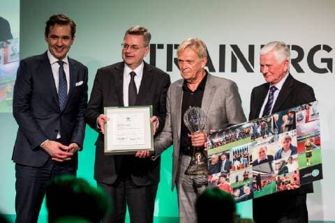 DFB Trainer Gala 2019 Koeln Hyatt Regency 28 03 2019 Volker Finke is honoured for his lifes work with Reinhard Grindel Friedrich Curtius and Lutz Hangartner DFB Trainer Gala 2019 Koeln Hyatt Regency xswx