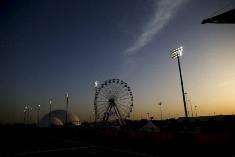Motorsports: FIA Formula One World Championship WM Weltmeisterschaft 2019, Grand Prix of Bahrain, Bahrain International Circuit at sunset Sakhir Bahrain