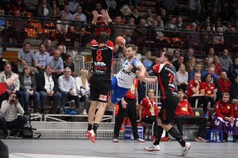 Florian Eisentraeger TV Grosswallstadt 8 against Jens Bechtloff TuS N Luebbecke 8 left and Marian Orlowski TuS N Luebbecke 29 right TuS N Luebbecke vs TV Grosswallstadt Handball 2 Bundesliga 29 03 2019 TuS N Luebbecke vs TV Grosswallstadt Handball 2 Bundesliga 29 03 2019 Luebbecke Copyright: xEibner-Pressefoto_Strohdiekx ep_jsk
