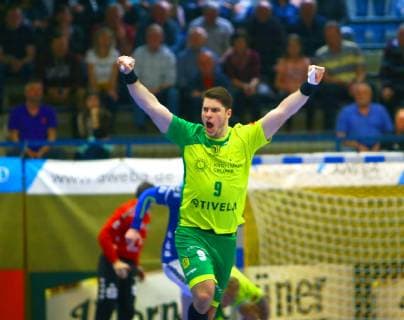 In jubilant position Tilman Pröhl Hagen Handball 2 League 2018 19 EHV Aue VfL Eintracht Hagen on 30 3 2019 EHV Aue Eintracht Hagen