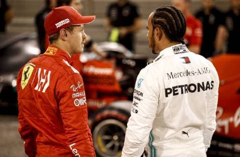 Motorsports: FIA Formula One World Championship WM Weltmeisterschaft 2019, Grand Prix of Bahrain, 5 Sebastian Vettel (GER, Scuderia Ferrari Mission Winnow), 44 Lewis Hamilton (GBR, Mercedes AMG Petronas Motorsport), Sakhir Bahrain