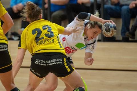 Ekaterina Fanina SV Union Halle vs. Tanja Padutsch TV Nellingen in match SV Union Halle Neustadt Wildcats vs TV Nellingen 1893 e V Schwaben Hornets Handball 1 Bundesliga Saison 2018 2019 Copyright xVIADATAx xHolgerxJohnx Halle Saale Sachsen Anhalt Germany