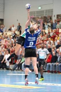 Angie Geschke VfL Oldenburg 21 vs Laura Rueffieux HSG Blomberg Lippe 3 front HSG Blomberg Lippe vs VfL Oldenburg Handball 1 women Bundesliga 30 03 2019 HSG Blomberg Lippe vs VfL Oldenburg Handball 1 Bundesliga women women 30 03 2019 Blomberg Copyright: xEibner-Pressefoto Strohdiekx ep_jsk