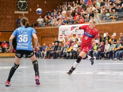 Schulze Luisa 13 SG BBM Bietigheim Prior Lisa 36 BSV Buxtehuder Sportverein SG BBM Bietigheim vs. Buxtehuder SV Handball 1 Bundesliga Women Season 2018 2019 30 03 2019 SG BBM Bietigheim vs. Buxtehuder SV Handball 1 Bundesliga Women Season 2018 2019 30 03 2019 Bietigheim Bissingen Copyright: xEibner Nicolas_Woernx EP_WOE