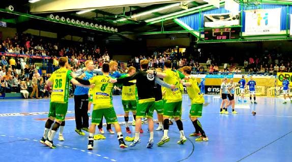 After the end of the match Jubel im Hagener Team Handball 2 Liga 2018 19 EHV Aue VfL Eintracht Hagen 30 31 am 30 3 2019 EHV Aue Eintracht Hagen
