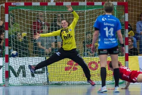 Bietigheim Germany 30 March 2019 HBF 18 19 SG BBM Bietigheim vs Buxtehuder SV Torhueterin Lea Rühter Ruether Buxtehude Friederike Gubernatis Buxtehude Anna Loerper Bietigheim Bietigheim Bissingen Viadukthalle Baden Württemberg Germany