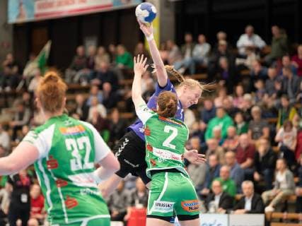 4 Sabine Heusdens HSG Bad Wildungen Vipers against 2 Anja Brugger Frisch Auf Frauen Frisch Auf Göppingen vs. HSG Bad Wildungen Vipers Handball Women 1 Bundesliga 30 03 2019 Frisch Auf Göppingen vs. HSG Bad Wildungen Vipers Handball Women 1 Bundesliga 30 03 2019 Göppingen Copyright: xEibner Michael_Schmidtx EP_MST