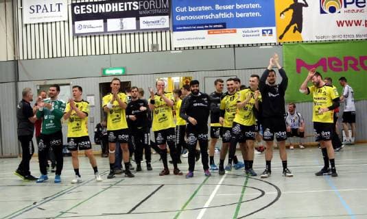 Third Handball Bundesliga MSG Grossbieberau Modau vs GSV Baunatal Season 2018 2019 30 03 2019 Grossbieberau vs l The team of MSG Gross Bieberau cheers after the success against Baunatal Action duel ba