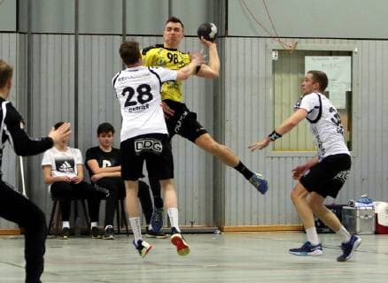 Third Handball Bundesliga MSG Grossbieberau Modau vs GSV Baunatal Season 2018 2019 30 03 2019 Grossbieberau vs Jonas Dambach MSG Falken Felix Geßner Baunatal Action duel ba