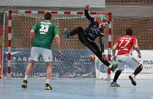 v li Michael Schulz DJK Rimpar wolves Max Brustmann DJK Rimpar wolves Kevin autumn handball sports club Hamburg DKB 2 Handball Bundesliga DJK Rimpar wolves handball sports club Hamburg xfsx