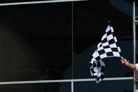 Motorsports: FIA Formula One World Championship WM Weltmeisterschaft 2019, Grand Prix of Bahrain, Finish flag, Zielflagge Sakhir Bahrain