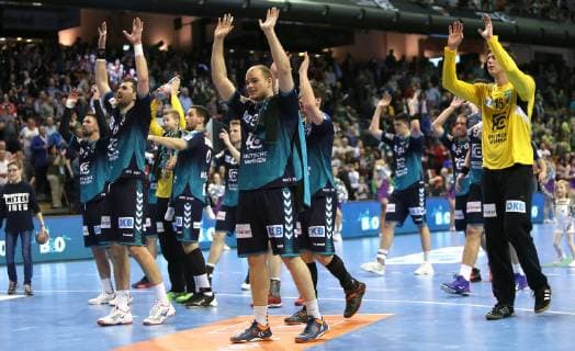 31 03 2019 Handball EHF Cup Group A 12 Matchday Foxes Berlin Balatonfüredi KSE Picture Paul Drux 3 v r cheers with his Team of Foxes Berlin after victory Handball EHF Cup Group A 12 Matchday Foxes Berlin Balatonfüredi KSE