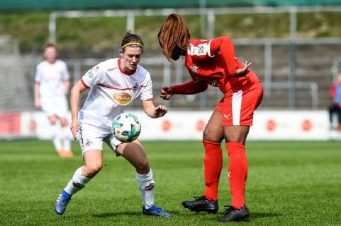 v li Carolin Schraa FC Köln 7 Barakissa Coulibaly SGS Essen II 24 duel duel tackle tackling dynamic action action football 2 women Bundesliga 1 FC Köln SGS Essen II DFB REGULATIONS PROHIBIT ANY USE OF PHOTOGRAPHS AS IMAGE SEQUENCES AND OR QUASI VIDEO xmhx