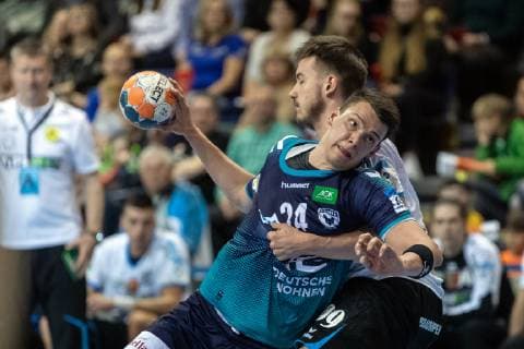 Handball Berlin 31 03 2019 EHF Cup Season 2018 2019 Foxes Berlin Balatonfüredi KSE Frederik Simak Foxes Berlin No 24 Dominik Math Balatonfüred No 99