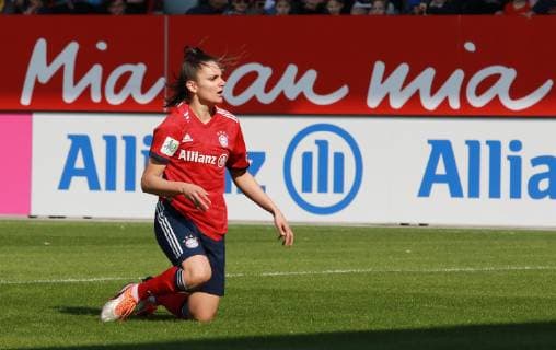 Jovana Damnjanovic FC Bayern München am Boden Frauenfussball 31 03 2019 Campus DFB Cup Semifinal FC Bayern München VfL Wolfsburg Women DFL AND DFB REGULATIONS PROHIBIT ANY USE OF PHOTOGRAPHS AS IMAGE SEQUENCES AND OR QUASI VIDEO