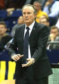 02 04 2019 Berlin Mercedes Benz Arena Basketball 1 Bundesliga easyCredit BBL ALBA Berlin ratiopharm Ulm picture head coach Aito Garcia Reneses head coach ALBA Berlin Basketball easyCredit BBL season 2018 19 1 Bundesliga ALBA Berlin ratiopharm Ulm